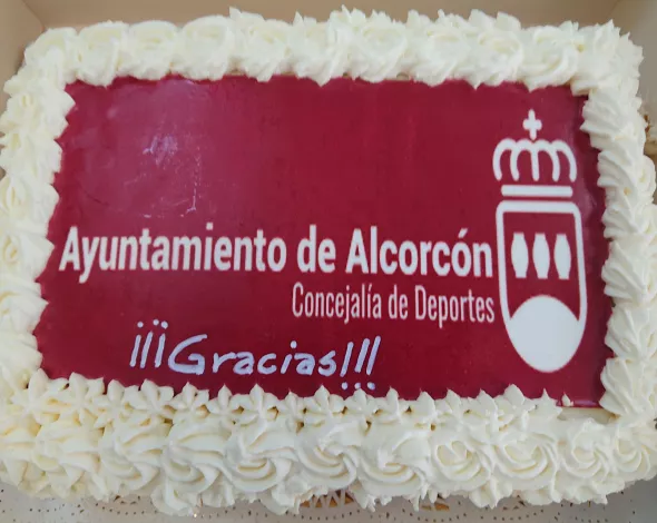 foto tarta agradecimiento ayuntamiento