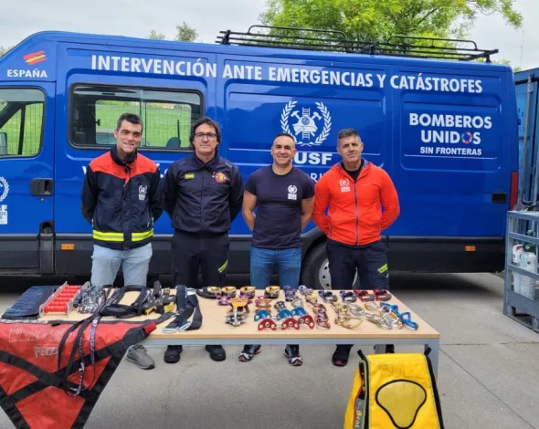 26-04-24 Donación material a Bomberos Sin Fronteras